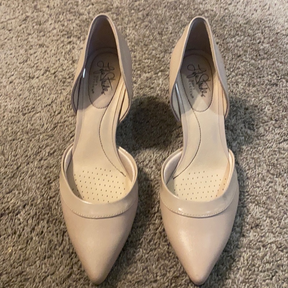 Life Stride Flex Heels.